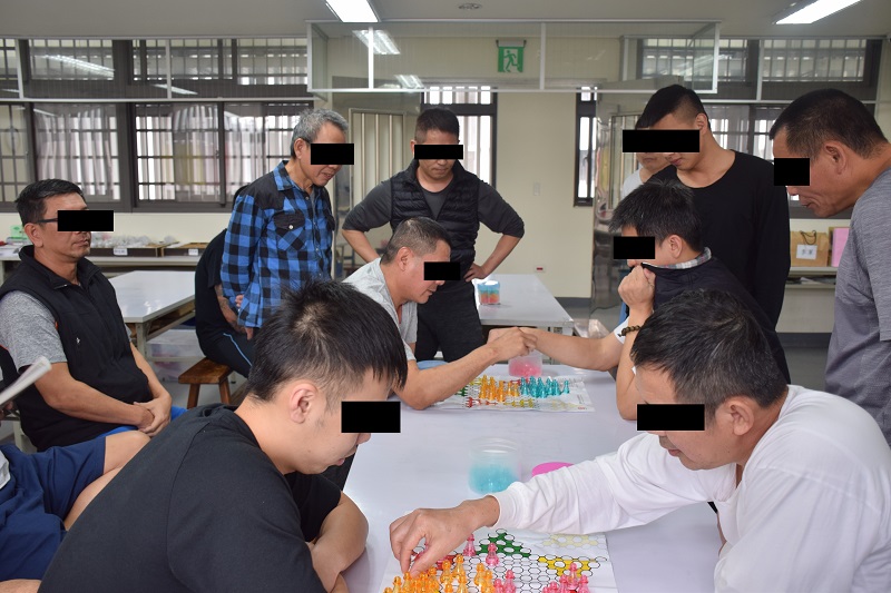1080413文康活動跳棋比賽02